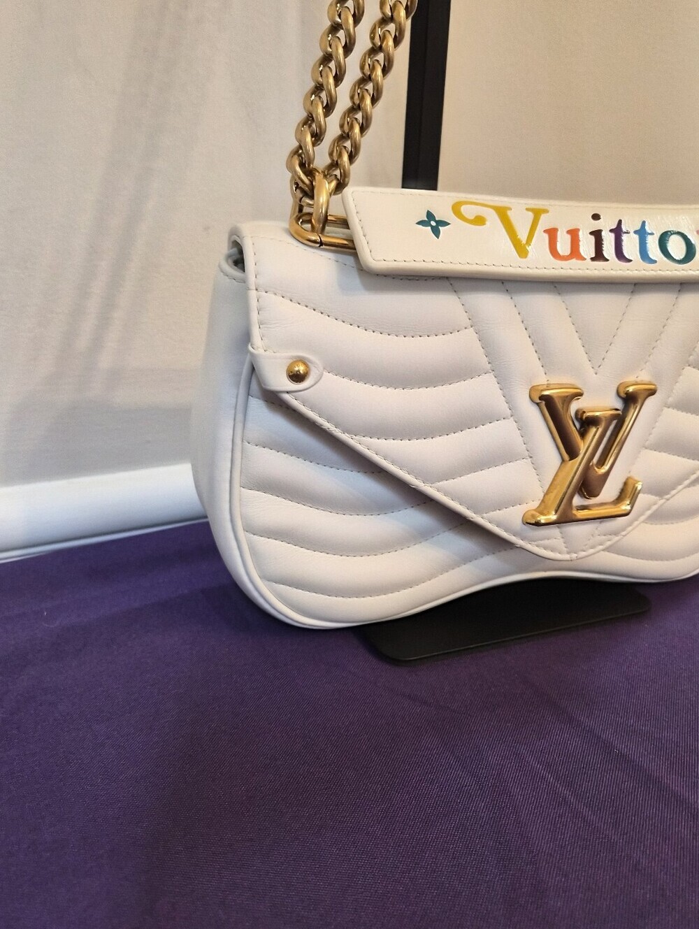 ✨ Louis Vuitton New Wave Chain Bag MM – White Rainbow Logo ✨ - Picture 3 of 15